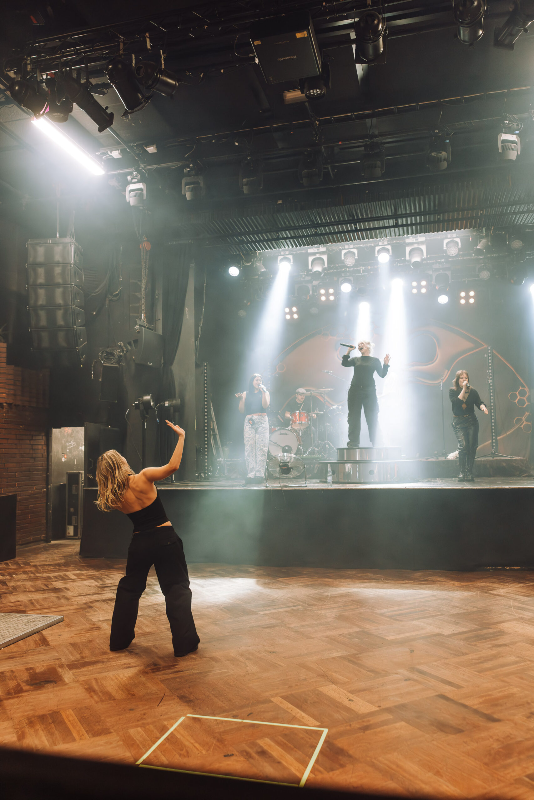 Evelina: Honey Tour
